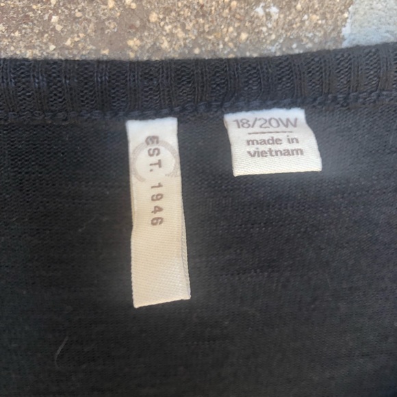 EST 1946 | Black Tunic Top w/ Ribbed Bottom - Picture 4 of 6